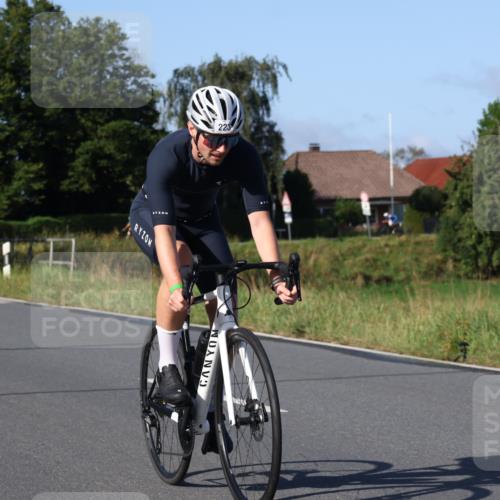 25.08.2024 - Elbe Triathlon Hamburg Fuchs,  Jonas http://msf.ph/oto/6868898 25.08.2024 09:31:30 Radfahren 277, 125, 351, 223, 242 meine-sportfotos.de