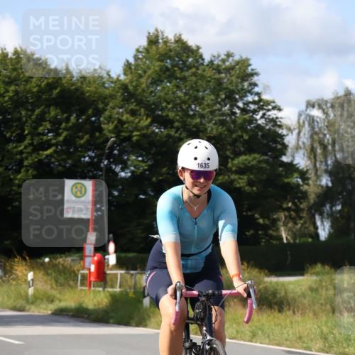 25.08.2024 - Elbe Triathlon Hamburg Fuchs,  Jonas http://msf.ph/oto/6868903 25.08.2024 11:04:49 Radfahren 777, 1636, 1691, 1450, 1635, 1623 meine-sportfotos.de