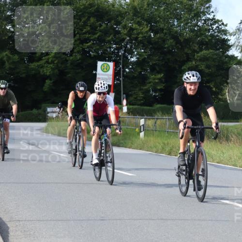 25.08.2024 - Elbe Triathlon Hamburg Fuchs,  Jonas http://msf.ph/oto/6868904 25.08.2024 10:22:12 Radfahren 559, 517, 622, 660, 538, 389, 654, 662 meine-sportfotos.de