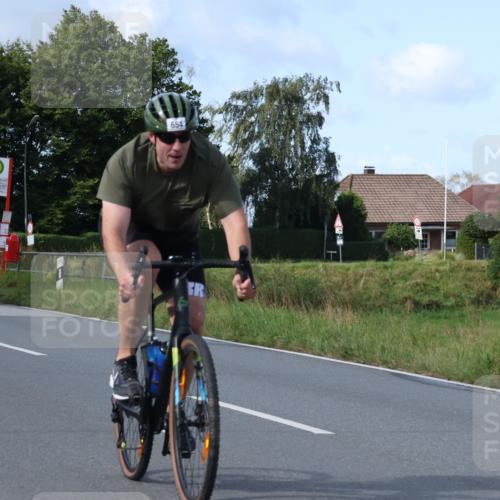25.08.2024 - Elbe Triathlon Hamburg Fuchs,  Jonas http://msf.ph/oto/6868940 25.08.2024 10:22:14 Radfahren 517, 622, 660, 538, 389, 654, 662, 366 meine-sportfotos.de