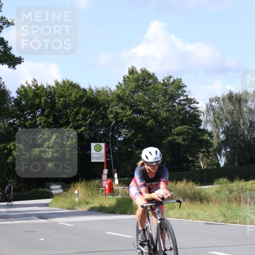 25.08.2024 - Elbe Triathlon Hamburg Fuchs,  Jonas http://msf.ph/oto/6868958 25.08.2024 11:04:57 Radfahren 1623, 1464, 1495, 1614 meine-sportfotos.de