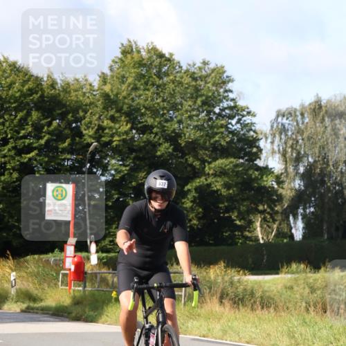25.08.2024 - Elbe Triathlon Hamburg Fuchs,  Jonas http://msf.ph/oto/6868982 25.08.2024 10:22:28 Radfahren 637, 661 meine-sportfotos.de