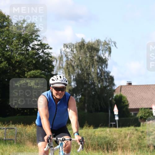 25.08.2024 - Elbe Triathlon Hamburg Fuchs,  Jonas http://msf.ph/oto/6869004 25.08.2024 11:05:06 Radfahren 1614, 1436, 1426 meine-sportfotos.de