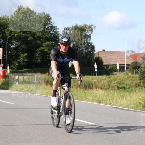 25.08.2024 - Elbe Triathlon Hamburg Fuchs,  Jonas http://msf.ph/oto/6869008 25.08.2024 10:22:32 Radfahren 637, 661 meine-sportfotos.de