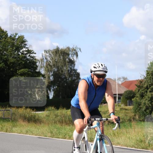 25.08.2024 - Elbe Triathlon Hamburg Fuchs,  Jonas http://msf.ph/oto/6869012 25.08.2024 11:05:06 Radfahren 1614, 1436, 1426 meine-sportfotos.de
