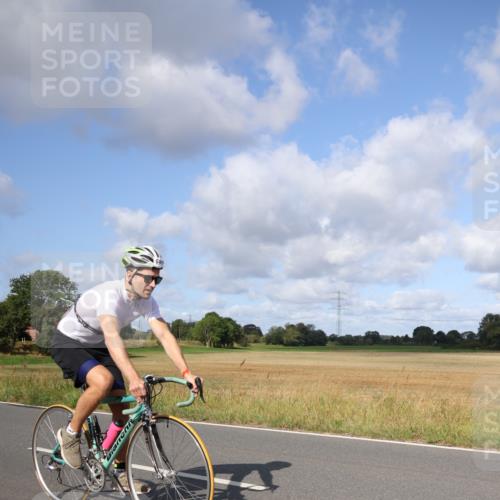 25.08.2024 - Elbe Triathlon Hamburg Fuchs,  Jonas http://msf.ph/oto/6869040 25.08.2024 10:22:41 Radfahren 648, 471, 576 meine-sportfotos.de