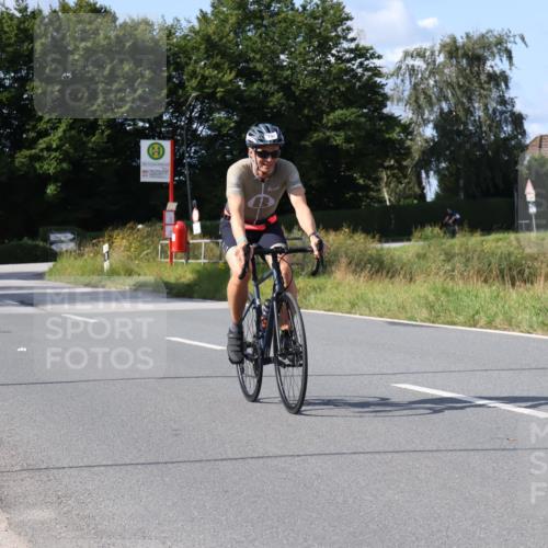 25.08.2024 - Elbe Triathlon Hamburg Fuchs,  Jonas http://msf.ph/oto/6869067 25.08.2024 11:05:31 Radfahren 790, 1603, 1653 meine-sportfotos.de