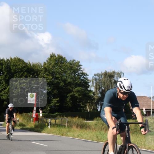 25.08.2024 - Elbe Triathlon Hamburg Fuchs,  Jonas http://msf.ph/oto/6869092 25.08.2024 10:23:00 Radfahren 664, 623, 596, 521, 612 meine-sportfotos.de