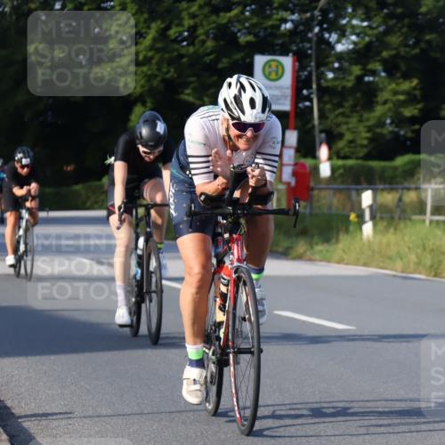 25.08.2024 - Elbe Triathlon Hamburg Fuchs,  Jonas http://msf.ph/oto/6869103 25.08.2024 09:31:51 Radfahren 397, 219, 350, 124, 147, 133, 469, 175, 321, 356, 139 meine-sportfotos.de