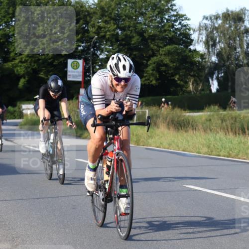 25.08.2024 - Elbe Triathlon Hamburg Fuchs,  Jonas http://msf.ph/oto/6869111 25.08.2024 09:31:51 Radfahren 397, 219, 350, 124, 147, 133, 469, 175, 321, 356, 139 meine-sportfotos.de