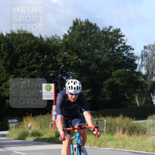 25.08.2024 - Elbe Triathlon Hamburg Fuchs,  Jonas http://msf.ph/oto/6869136 25.08.2024 10:23:14 Radfahren 479, 620, 624 meine-sportfotos.de