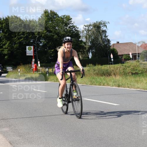25.08.2024 - Elbe Triathlon Hamburg Fuchs,  Jonas http://msf.ph/oto/6869142 25.08.2024 11:05:37 Radfahren 790, 1603, 1653, 1612, 704 meine-sportfotos.de