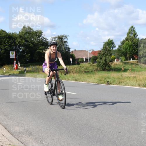 25.08.2024 - Elbe Triathlon Hamburg Fuchs,  Jonas http://msf.ph/oto/6869146 25.08.2024 11:05:37 Radfahren 790, 1603, 1653, 1612, 704 meine-sportfotos.de