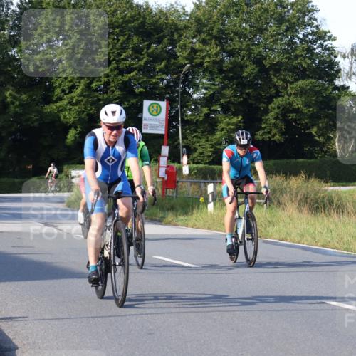 25.08.2024 - Elbe Triathlon Hamburg Fuchs,  Jonas http://msf.ph/oto/6869162 25.08.2024 09:31:55 Radfahren 147, 133, 469, 175, 321, 356, 139, 396, 229 meine-sportfotos.de