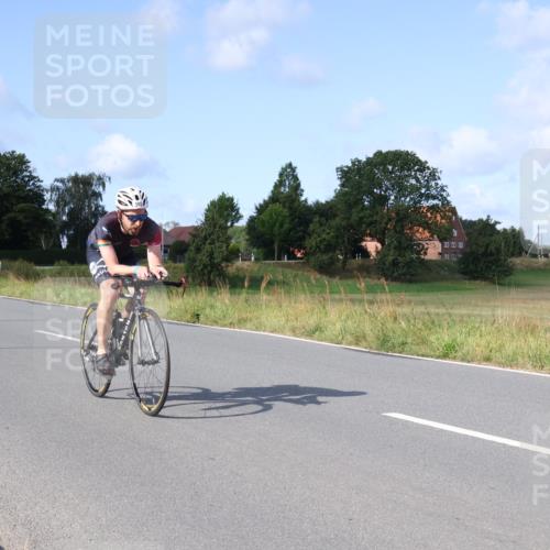 25.08.2024 - Elbe Triathlon Hamburg Fuchs,  Jonas http://msf.ph/oto/6869209 25.08.2024 10:23:39 Radfahren 571, 397, 395 meine-sportfotos.de