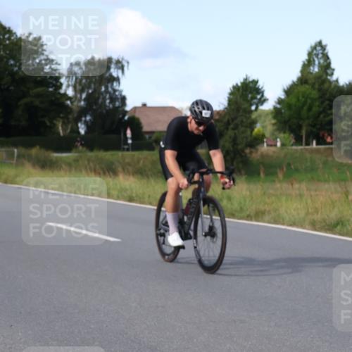 25.08.2024 - Elbe Triathlon Hamburg Fuchs,  Jonas http://msf.ph/oto/6869267 25.08.2024 10:23:58 Radfahren 445, 657, 304, 472 meine-sportfotos.de