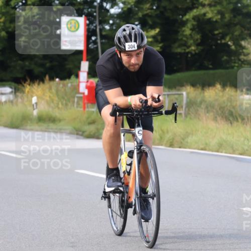 25.08.2024 - Elbe Triathlon Hamburg Fuchs,  Jonas http://msf.ph/oto/6869275 25.08.2024 10:24:00 Radfahren 445, 657, 304, 472 meine-sportfotos.de