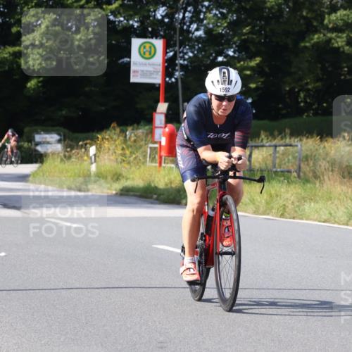25.08.2024 - Elbe Triathlon Hamburg Fuchs,  Jonas http://msf.ph/oto/6869284 25.08.2024 11:06:05 Radfahren 1627, 1592 meine-sportfotos.de