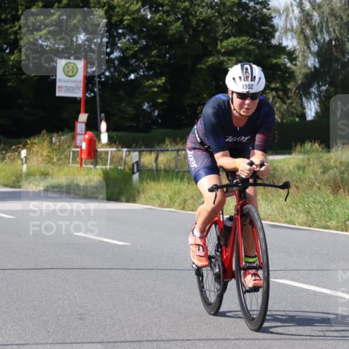 25.08.2024 - Elbe Triathlon Hamburg Fuchs,  Jonas http://msf.ph/oto/6869291 25.08.2024 11:06:05 Radfahren 1627, 1592 meine-sportfotos.de