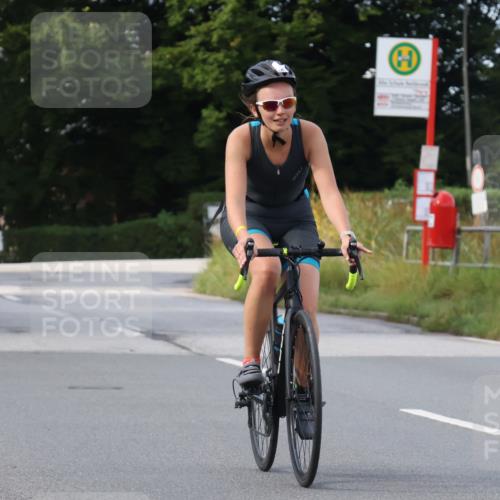 25.08.2024 - Elbe Triathlon Hamburg Fuchs,  Jonas http://msf.ph/oto/6869298 25.08.2024 10:24:03 Radfahren 445, 657, 304, 472, 604 meine-sportfotos.de