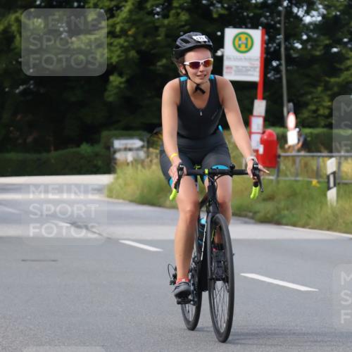 25.08.2024 - Elbe Triathlon Hamburg Fuchs,  Jonas http://msf.ph/oto/6869301 25.08.2024 10:24:04 Radfahren 304, 472, 604, 582 meine-sportfotos.de