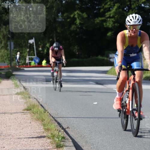 25.08.2024 - Elbe Triathlon Hamburg Fuchs,  Jonas http://msf.ph/oto/6869316 25.08.2024 11:06:12 Radfahren 1665, 1657, 1666 meine-sportfotos.de