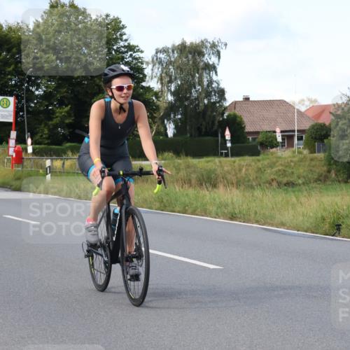 25.08.2024 - Elbe Triathlon Hamburg Fuchs,  Jonas http://msf.ph/oto/6869317 25.08.2024 10:24:04 Radfahren 304, 472, 604, 582 meine-sportfotos.de