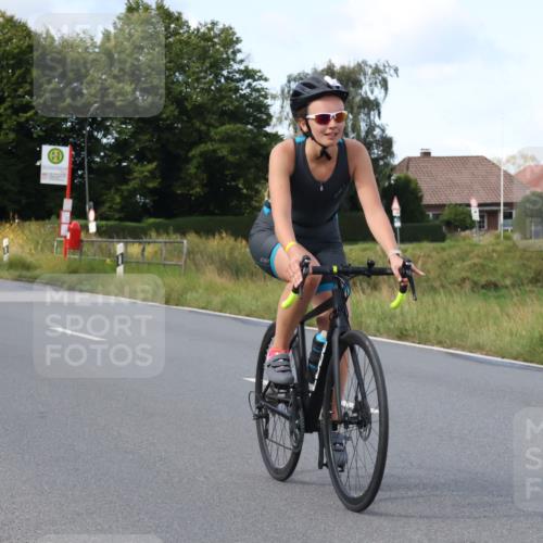 25.08.2024 - Elbe Triathlon Hamburg Fuchs,  Jonas http://msf.ph/oto/6869321 25.08.2024 10:24:04 Radfahren 304, 472, 604, 582 meine-sportfotos.de