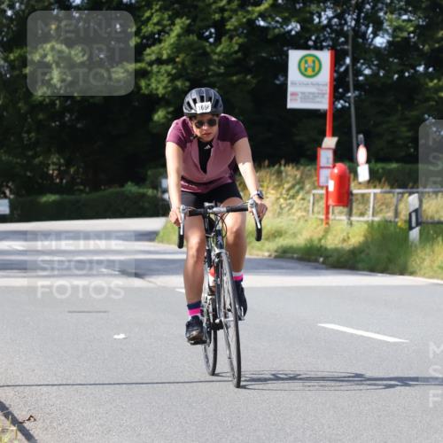 25.08.2024 - Elbe Triathlon Hamburg Fuchs,  Jonas http://msf.ph/oto/6869325 25.08.2024 11:06:14 Radfahren 1665, 1657, 1666 meine-sportfotos.de