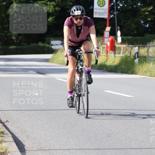 25.08.2024 - Elbe Triathlon Hamburg Fuchs,  Jonas http://msf.ph/oto/6869329 25.08.2024 11:06:14 Radfahren 1665, 1657, 1666 meine-sportfotos.de
