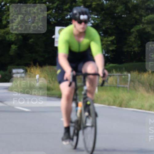 25.08.2024 - Elbe Triathlon Hamburg Fuchs,  Jonas http://msf.ph/oto/6869330 25.08.2024 10:24:09 Radfahren 472, 604, 582, 461 meine-sportfotos.de