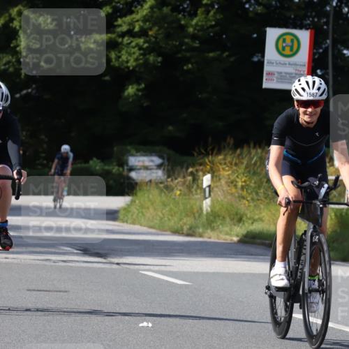 25.08.2024 - Elbe Triathlon Hamburg Fuchs,  Jonas http://msf.ph/oto/6869333 25.08.2024 11:07:18 Radfahren 1587, 1633, 1661, 1522 meine-sportfotos.de