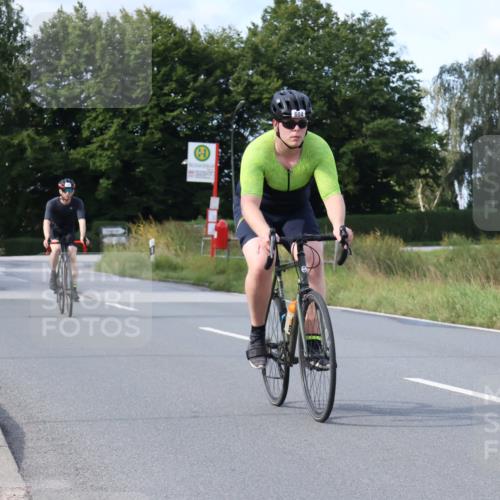 25.08.2024 - Elbe Triathlon Hamburg Fuchs,  Jonas http://msf.ph/oto/6869334 25.08.2024 10:24:09 Radfahren 472, 604, 582, 461 meine-sportfotos.de