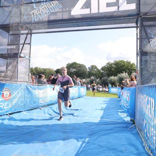 25.08.2024 - Elbe Triathlon Hamburg H.Heesch http://msf.ph/oto/6869337 25.08.2024 11:07:16 Ziel 145, 181, 211 meine-sportfotos.de