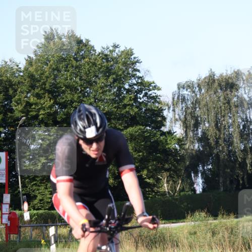 25.08.2024 - Elbe Triathlon Hamburg Fuchs,  Jonas http://msf.ph/oto/6869340 25.08.2024 09:32:15 Radfahren 59, 73, 99, 339, 107 meine-sportfotos.de