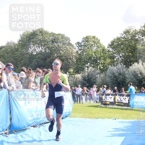 25.08.2024 - Elbe Triathlon Hamburg H.Heesch http://msf.ph/oto/6869358 25.08.2024 11:07:19 Ziel 145, 181, 211 meine-sportfotos.de