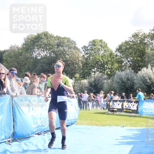 25.08.2024 - Elbe Triathlon Hamburg H.Heesch http://msf.ph/oto/6869362 25.08.2024 11:07:19 Ziel 145, 181, 211 meine-sportfotos.de