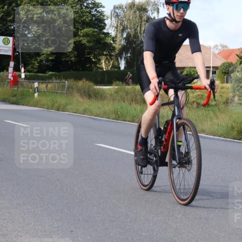 25.08.2024 - Elbe Triathlon Hamburg Fuchs,  Jonas http://msf.ph/oto/6869367 25.08.2024 10:24:11 Radfahren 604, 582, 461 meine-sportfotos.de