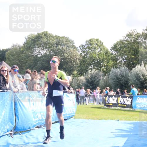 25.08.2024 - Elbe Triathlon Hamburg H.Heesch http://msf.ph/oto/6869368 25.08.2024 11:07:19 Ziel 145, 181, 211 meine-sportfotos.de