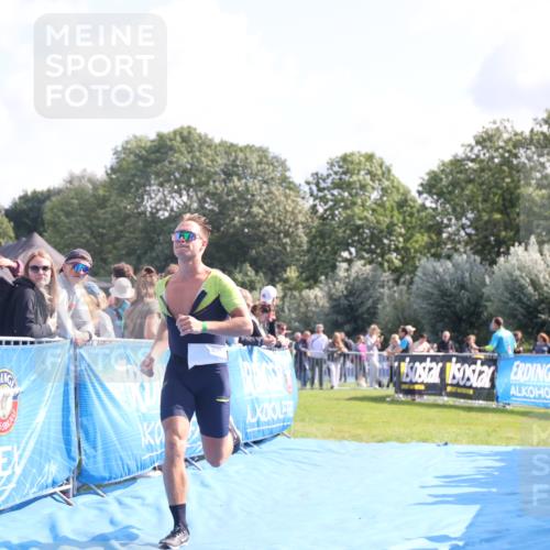 25.08.2024 - Elbe Triathlon Hamburg H.Heesch http://msf.ph/oto/6869376 25.08.2024 11:07:19 Ziel 145, 181, 211 meine-sportfotos.de