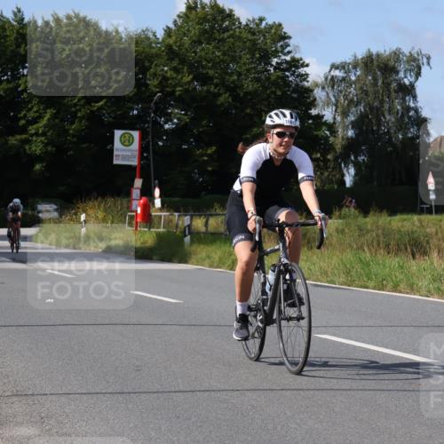 25.08.2024 - Elbe Triathlon Hamburg Fuchs,  Jonas http://msf.ph/oto/6869382 25.08.2024 11:07:21 Radfahren 1587, 1633, 1661, 1522, 306 meine-sportfotos.de