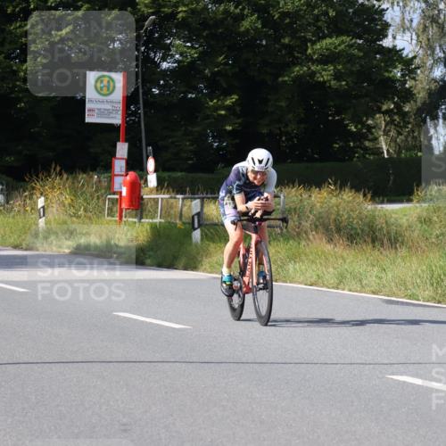 25.08.2024 - Elbe Triathlon Hamburg Fuchs,  Jonas http://msf.ph/oto/6869402 25.08.2024 11:07:24 Radfahren 1587, 1633, 1661, 1522, 306 meine-sportfotos.de