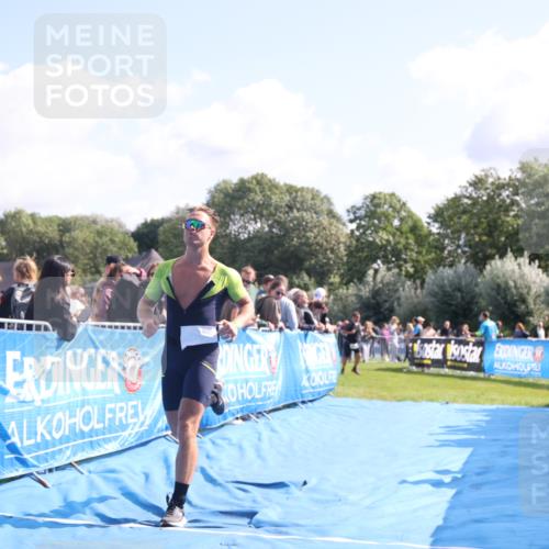 25.08.2024 - Elbe Triathlon Hamburg H.Heesch http://msf.ph/oto/6869408 25.08.2024 11:07:19 Ziel 145, 181, 211 meine-sportfotos.de