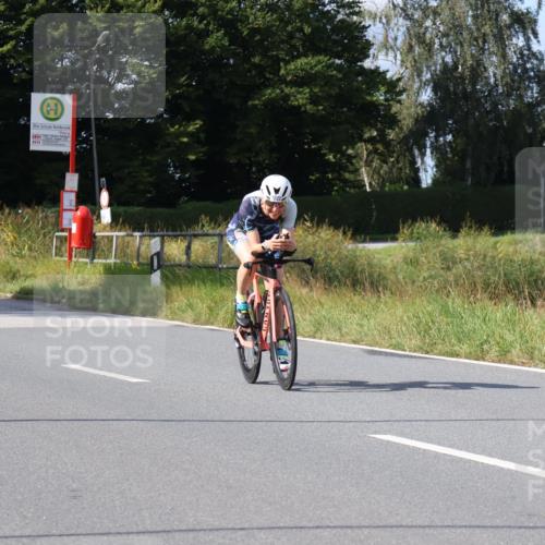 25.08.2024 - Elbe Triathlon Hamburg Fuchs,  Jonas http://msf.ph/oto/6869410 25.08.2024 11:07:24 Radfahren 1587, 1633, 1661, 1522, 306 meine-sportfotos.de