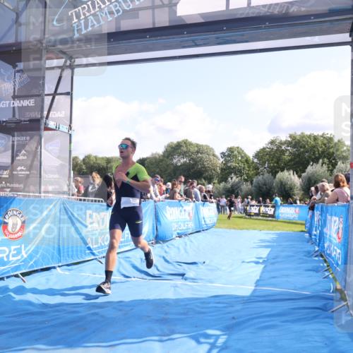25.08.2024 - Elbe Triathlon Hamburg H.Heesch http://msf.ph/oto/6869428 25.08.2024 11:07:20 Ziel 145, 181, 211 meine-sportfotos.de
