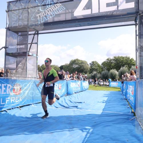 25.08.2024 - Elbe Triathlon Hamburg H.Heesch http://msf.ph/oto/6869438 25.08.2024 11:07:20 Ziel 145, 181, 211 meine-sportfotos.de