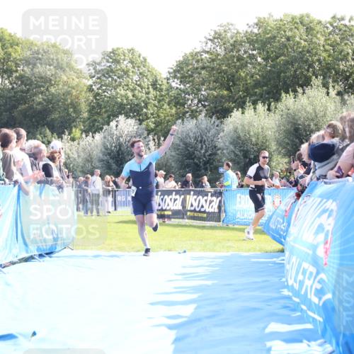 25.08.2024 - Elbe Triathlon Hamburg H.Heesch http://msf.ph/oto/6869449 25.08.2024 11:07:42 Ziel 270 meine-sportfotos.de