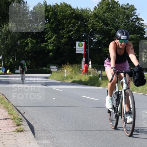 25.08.2024 - Elbe Triathlon Hamburg Fuchs,  Jonas http://msf.ph/oto/6869454 25.08.2024 11:07:35 Radfahren 1625, 1639 meine-sportfotos.de