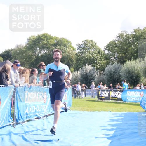 25.08.2024 - Elbe Triathlon Hamburg H.Heesch http://msf.ph/oto/6869486 25.08.2024 11:07:44 Ziel 270, 367 meine-sportfotos.de