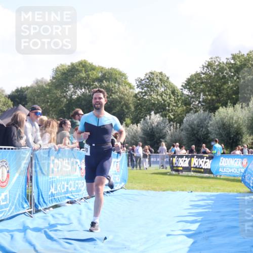 25.08.2024 - Elbe Triathlon Hamburg H.Heesch http://msf.ph/oto/6869491 25.08.2024 11:07:44 Ziel 270, 367 meine-sportfotos.de